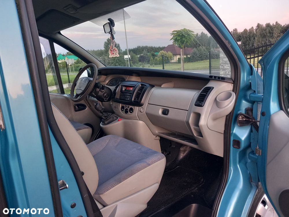 Renault Trafic - 16