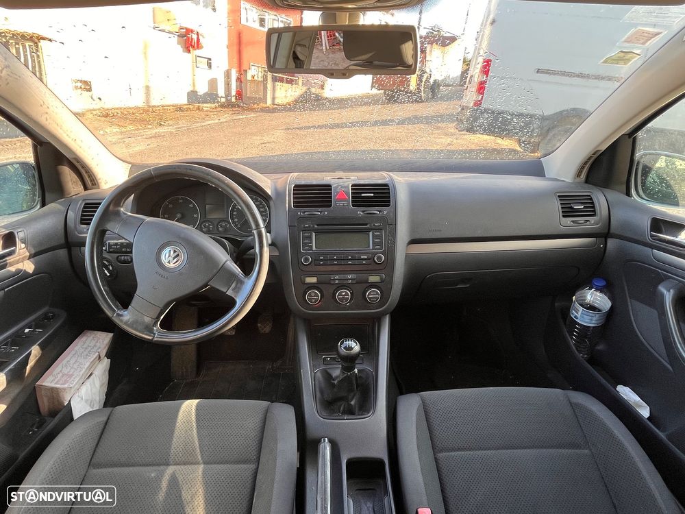 VW Golf 2.0 TDi Confortline - 7