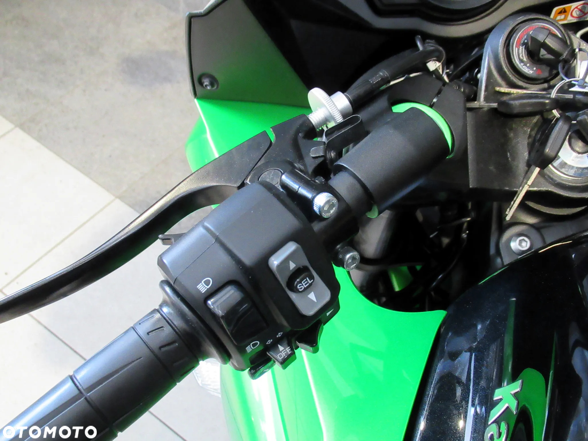 Kawasaki Ninja 1000 SX - 10