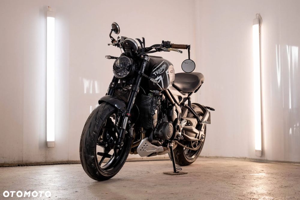 Triumph Trident - 1
