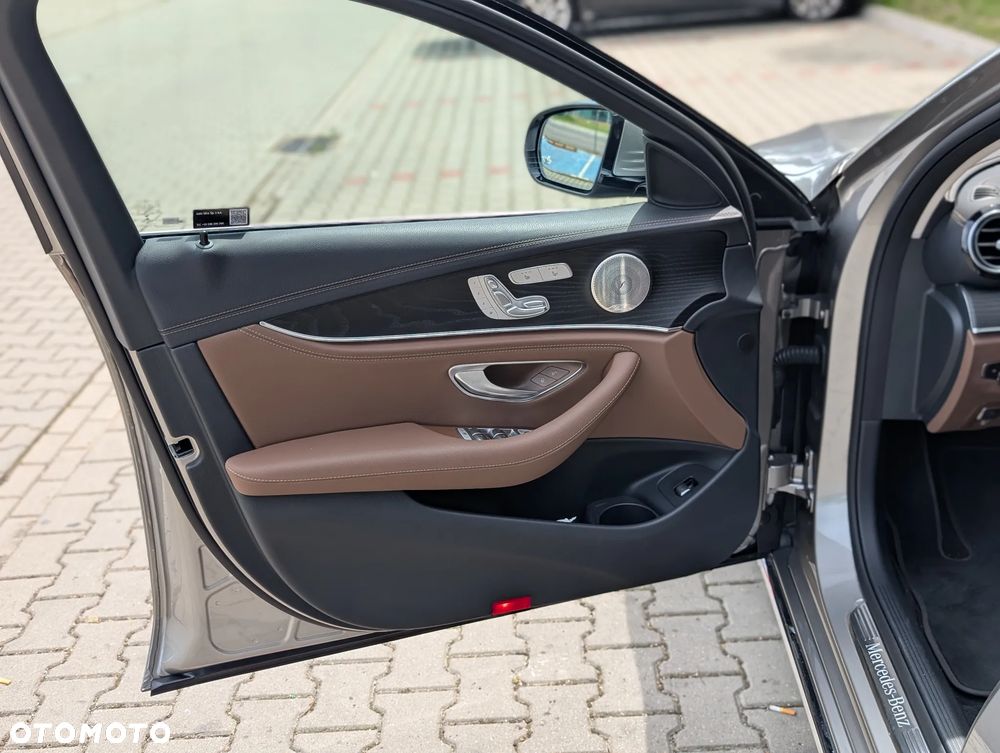 Mercedes-Benz Klasa E 400 d 4-Matic Exclusive - 23