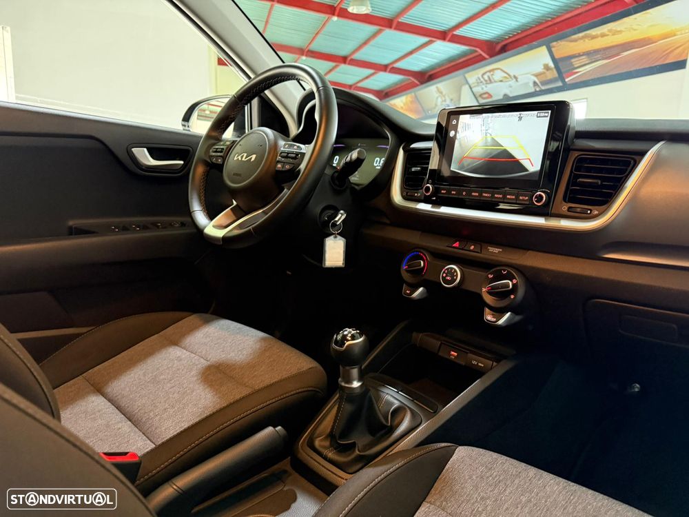 Kia Stonic 1.2 MPi Dynamic - 13