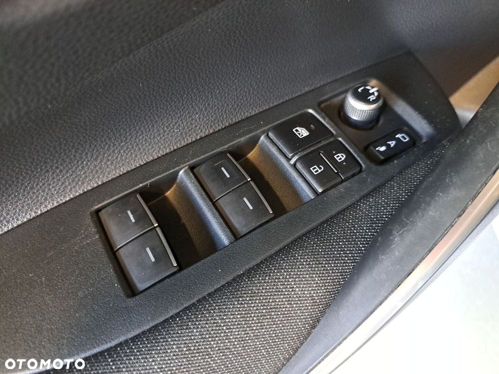 Toyota Corolla 1.8 Hybrid Comfort - 36