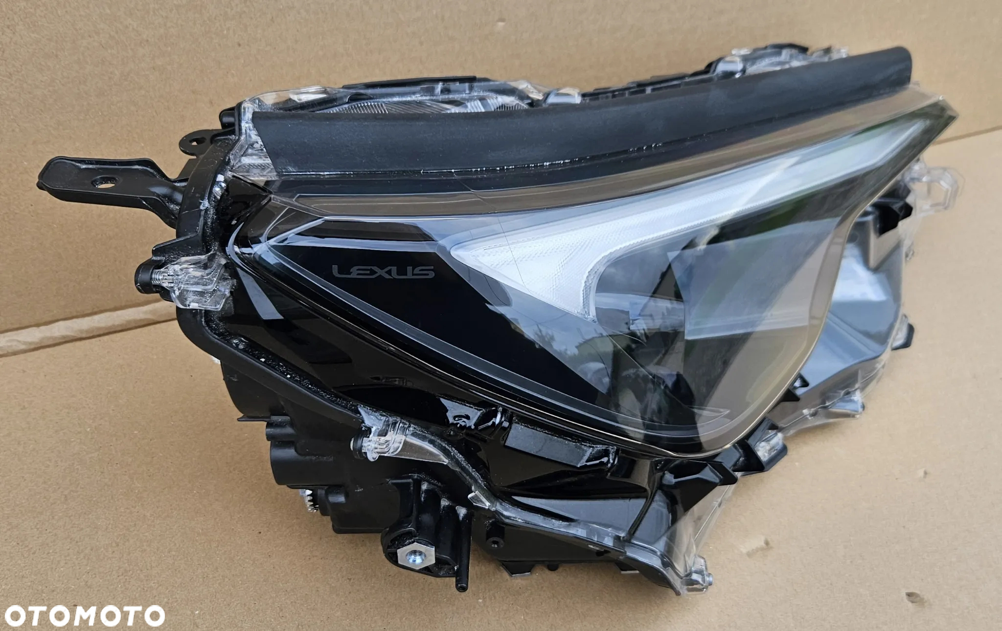 Reflektor prawy lampa przednia LEXUS LBX 2023- ORYGINAŁ! - 4