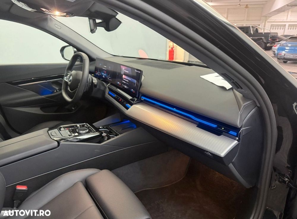 BMW Seria 5 520i AT MHEV - 11