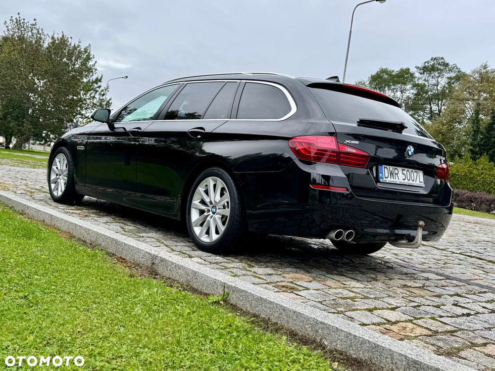 BMW Seria 5 520d Touring Luxury Line - 7
