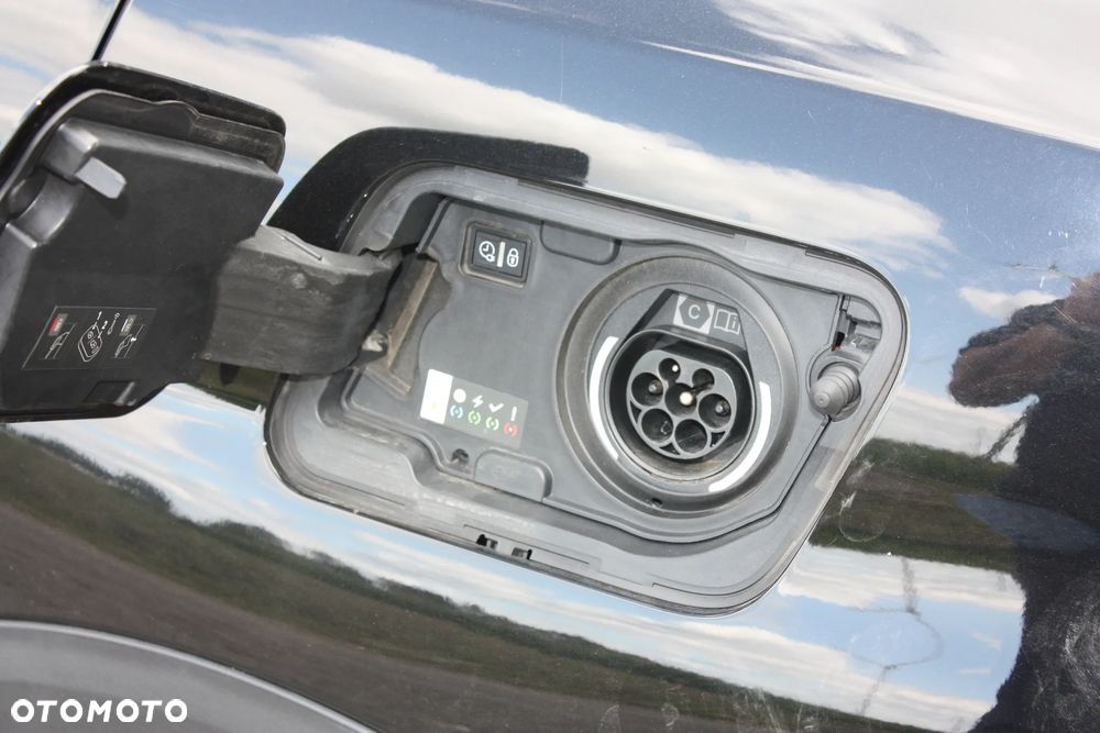 Peugeot 3008 Hybrid4 300 e-EAT8 GT - 37