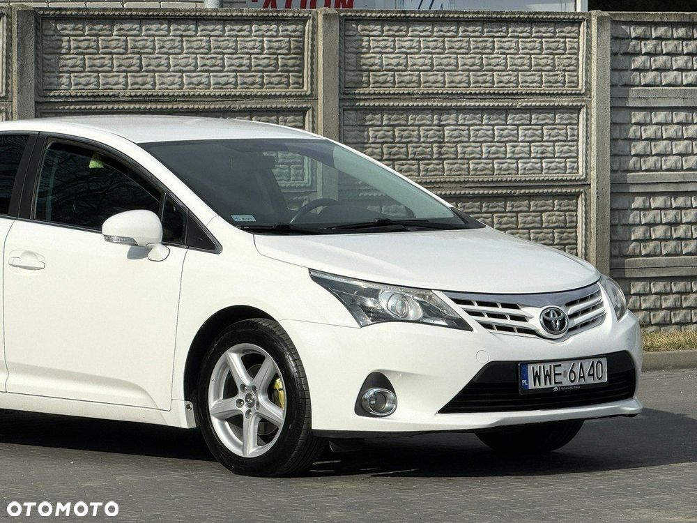 Toyota Avensis 2.0 D-4D Active - 21