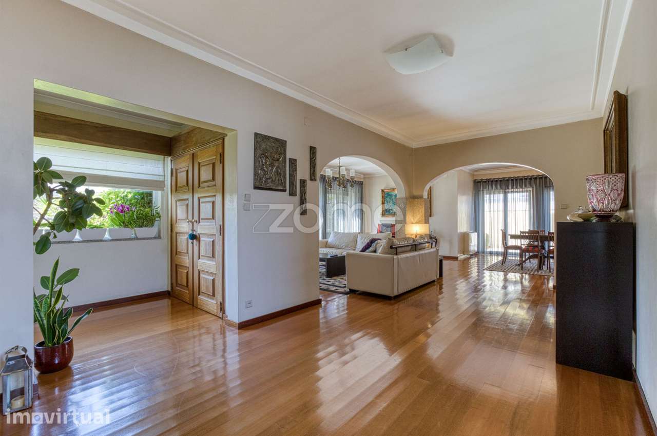 Moradia T4 +2, 1 suite, 2 pisos, 717m², poço, Oliveira do Douro. Ga... - Grande imagem: 2/46