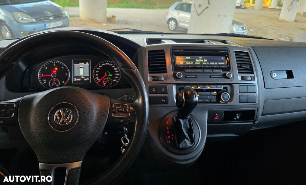 Volkswagen Caravelle - 22