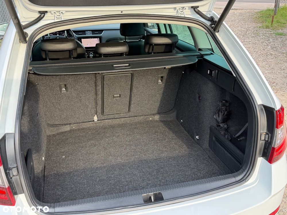 Skoda Octavia 1.6 TDI DSG Premium Edition - 31