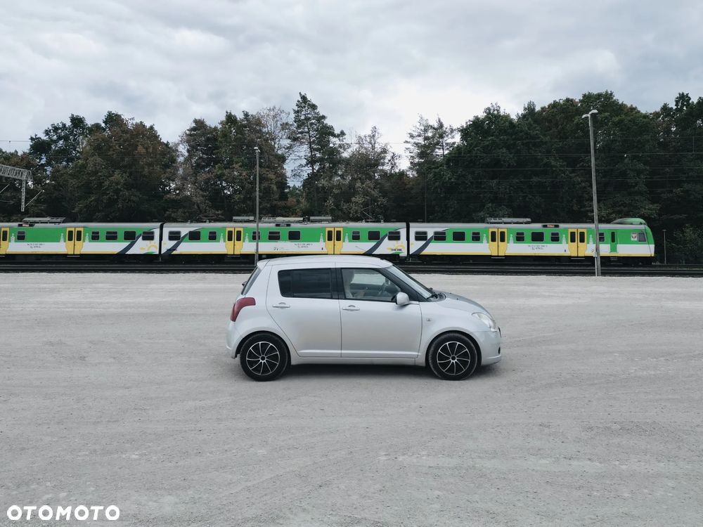 Suzuki Swift - 10