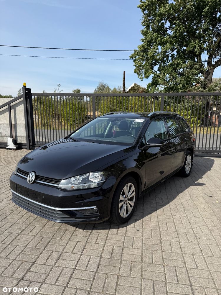 Volkswagen Golf - 2