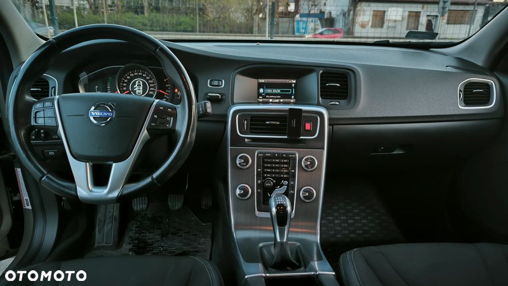 Volvo V60 D4 Drive-E Momentum - 8