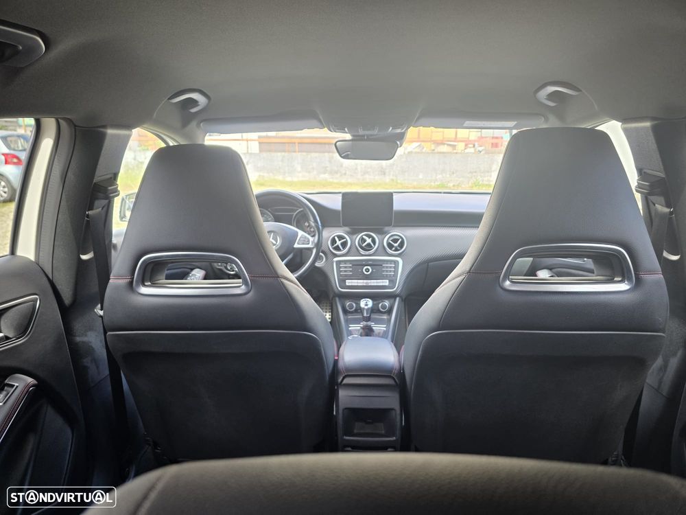 Mercedes-Benz A 200 d AMG Line - 10