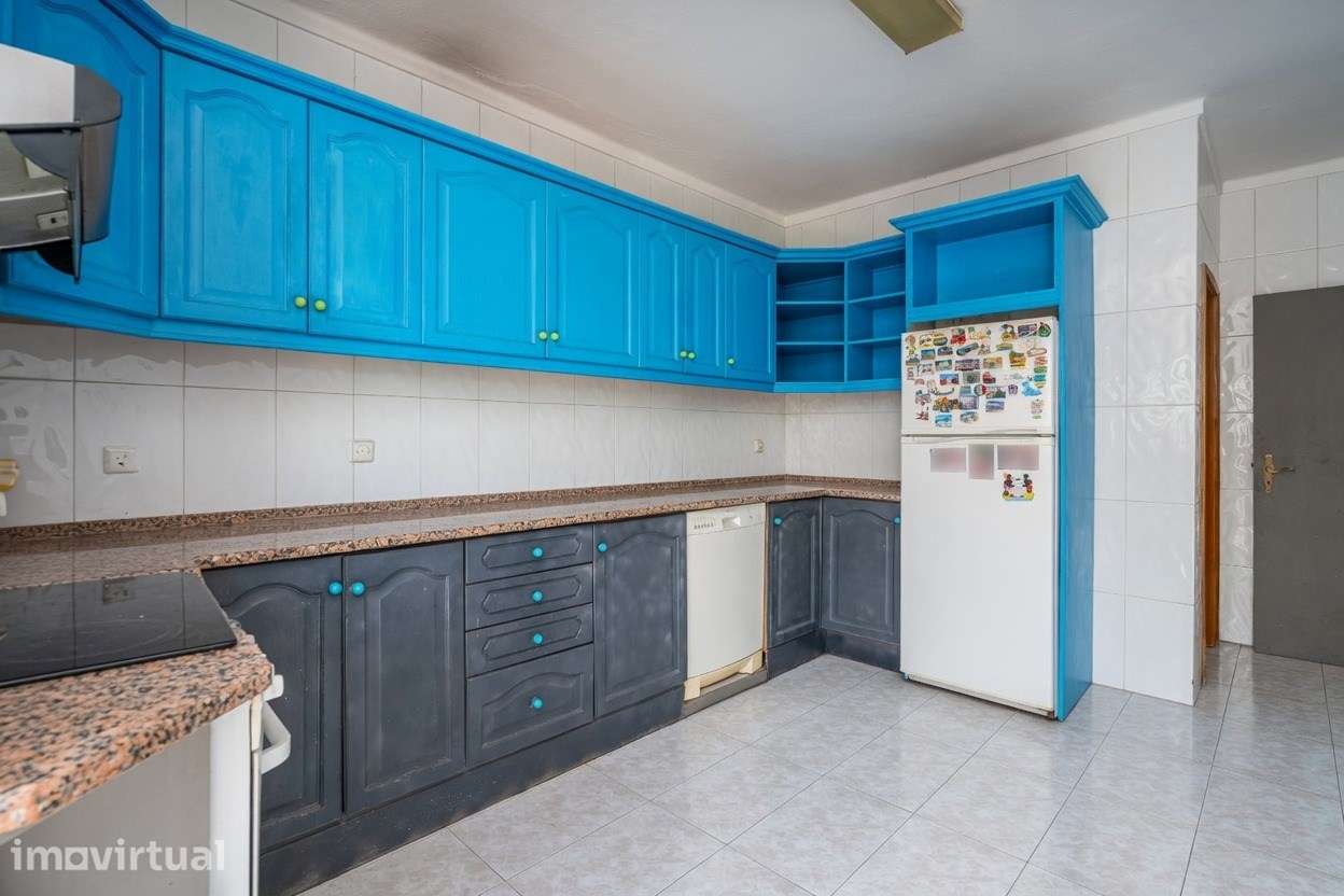 Prédio para habitação e comércio - Grande imagem: 5/29