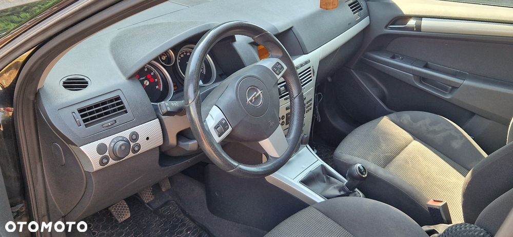 Opel Astra 2009 photo 5