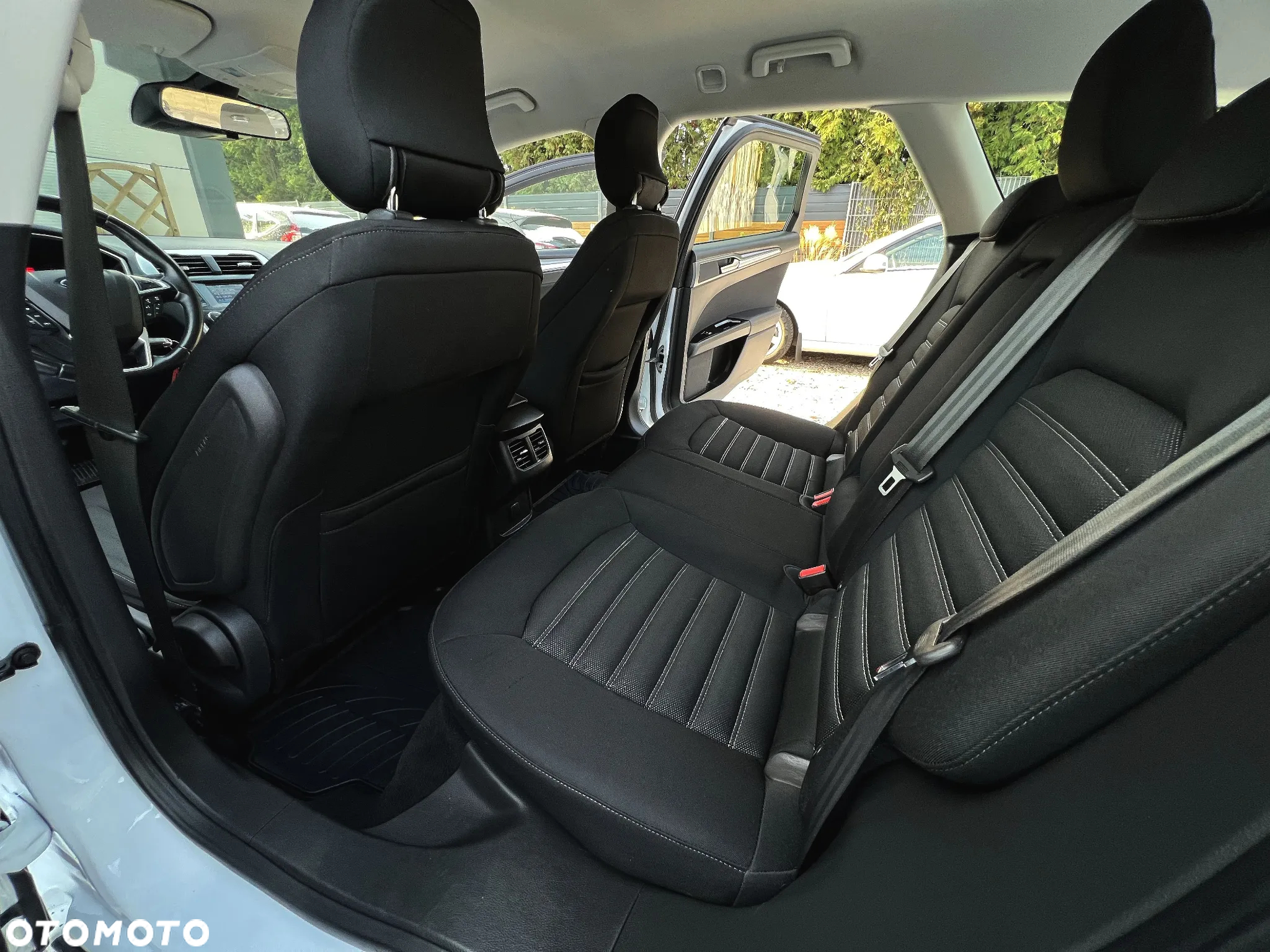 Ford Mondeo 2.0 TDCi Trend PowerShift - 24