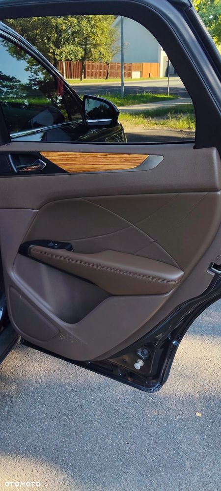 Lincoln MKC - 20