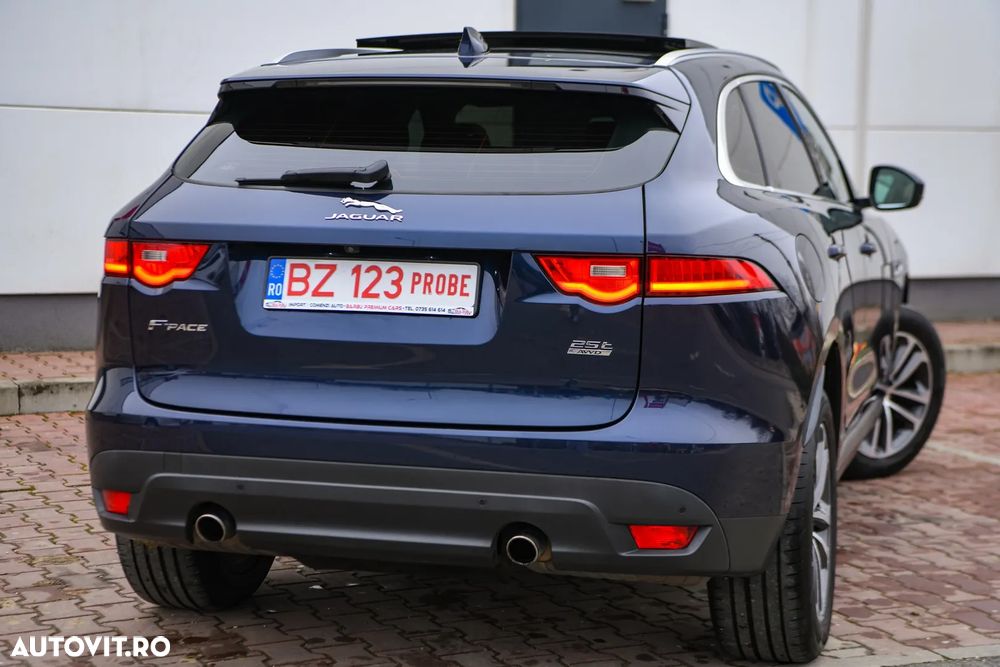 Jaguar F-Pace 25t AWD Portfolio - 38