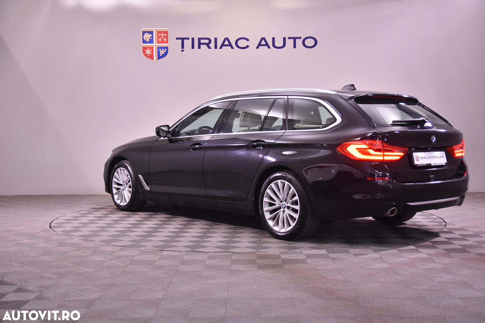 BMW Seria 5 520i Touring Aut. - 3