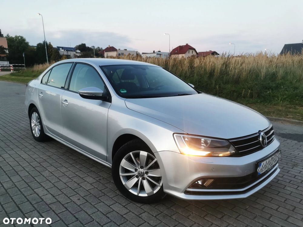 Volkswagen Jetta 2.0 TDI BlueMotion Technologie - 2