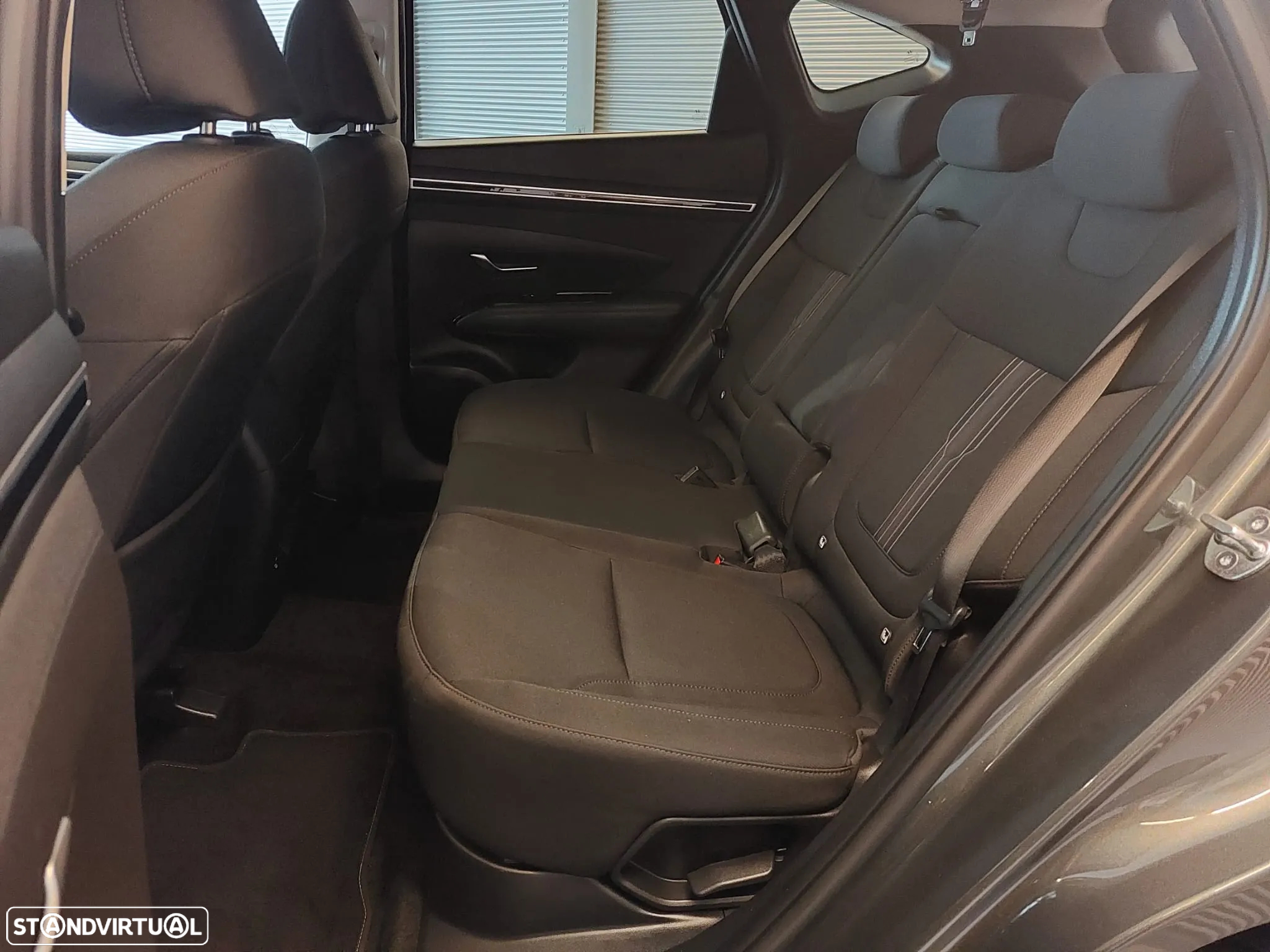 Hyundai Tucson 1.6 T-GDI HEV Vanguard - 12
