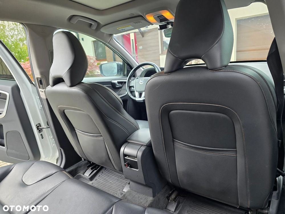 Volvo XC 60 T5 AWD Drive-E Momentum - 25