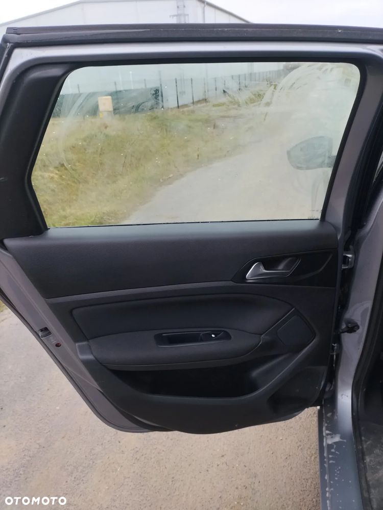 Peugeot 308 1.5 BlueHDi Active S&S EAT8 - 9