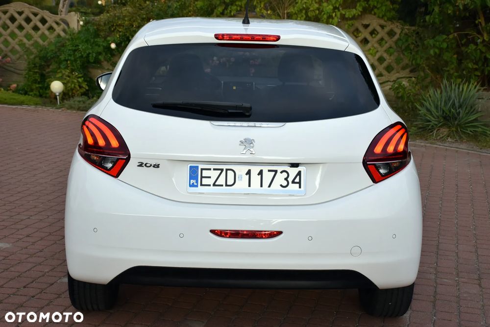 Peugeot 208 - 16