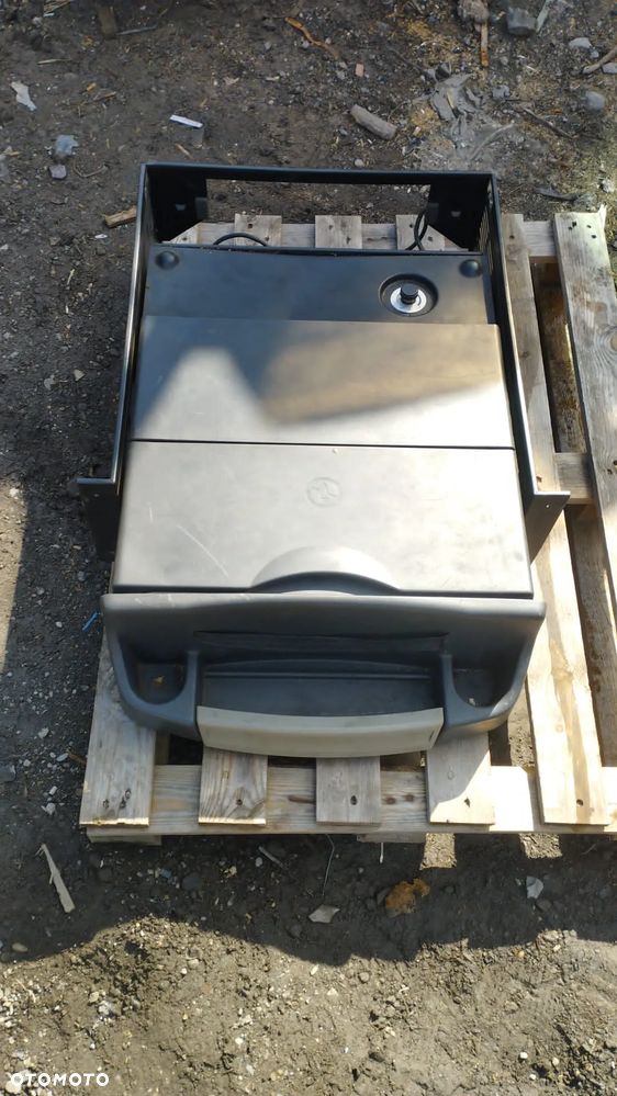 LODÓWKA RENAULT PREMIUM DXI - 2