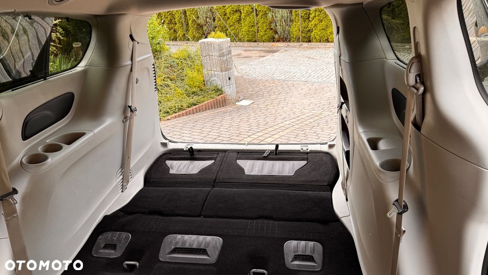 Chrysler Pacifica - 18