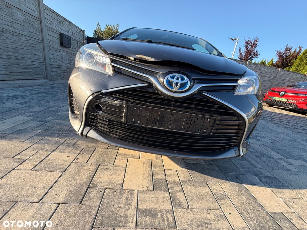 Toyota Yaris Hybrid 100 Dynamic - 10