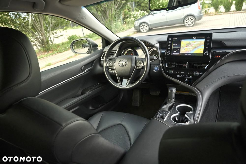 Toyota Camry 2.5 Hybrid Executive CVT - 27