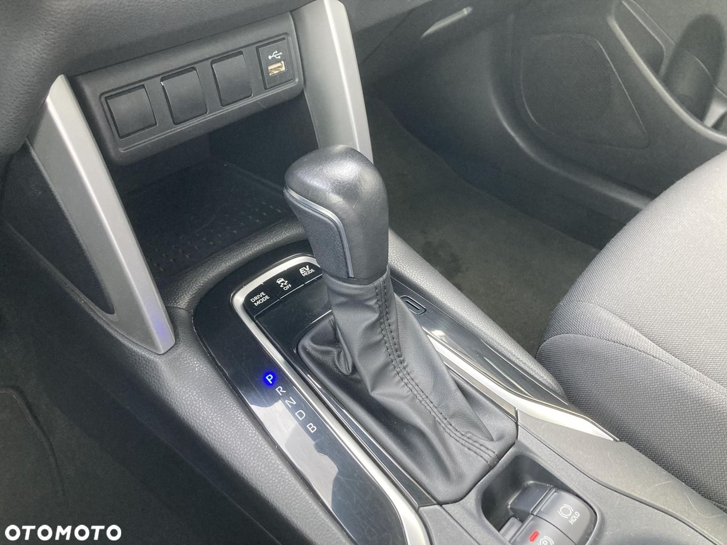 Toyota Corolla Cross 2.0 Hybrid Comfort - 26