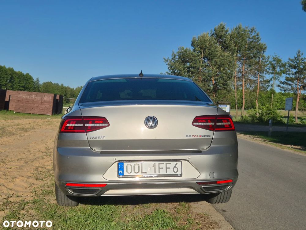 Volkswagen Passat - 11