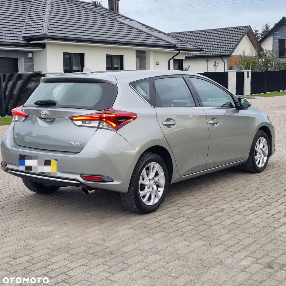 Toyota Auris 1.2 T Prestige - 10