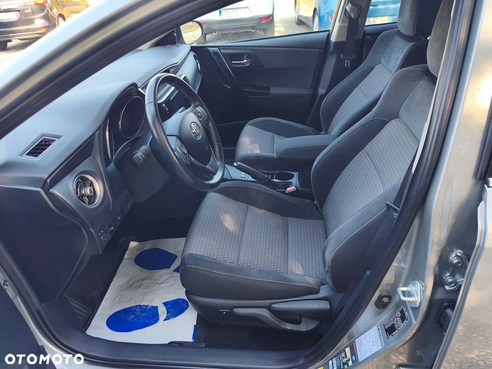 Toyota Auris - 16