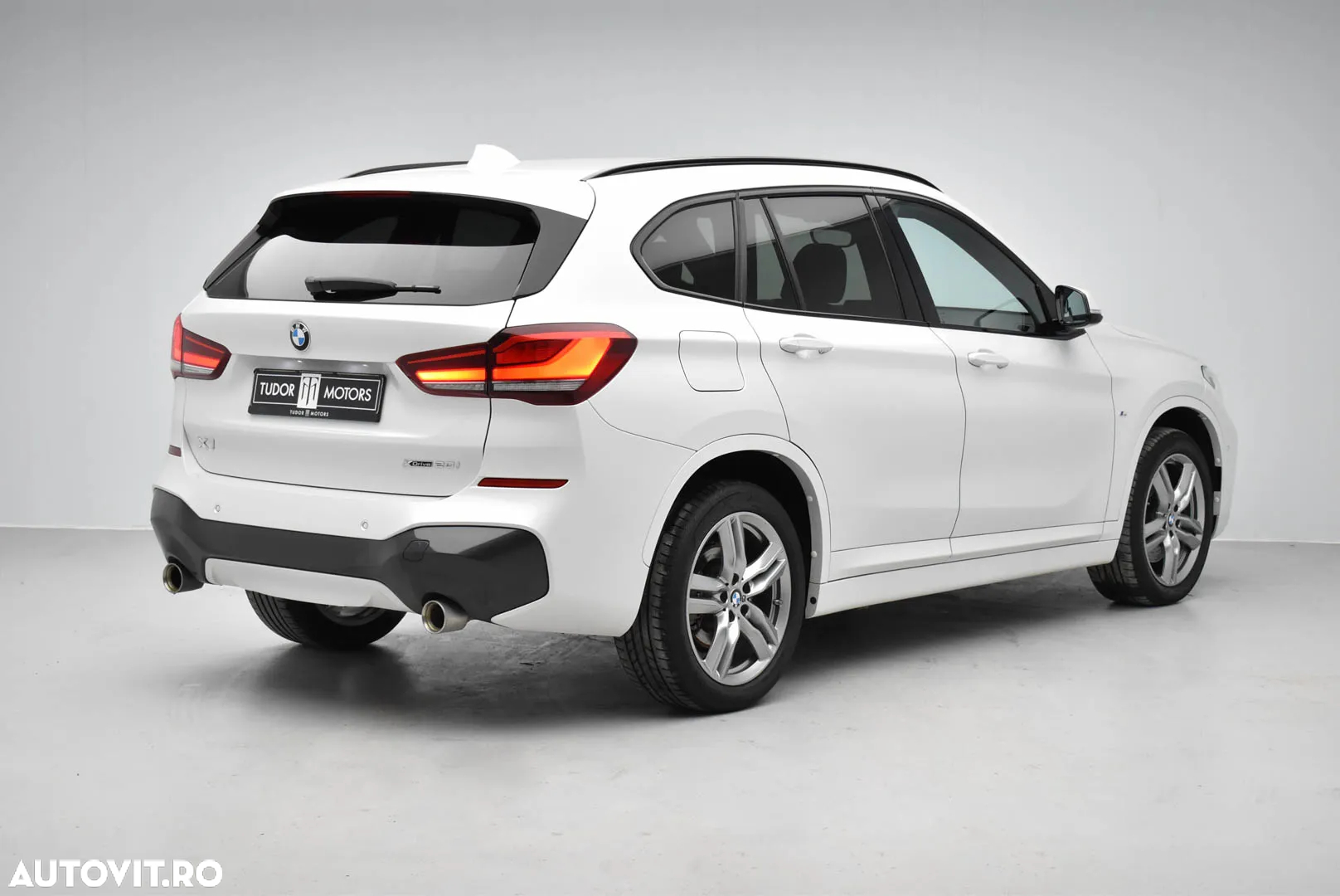 BMW X1 xDrive20i AT - 4