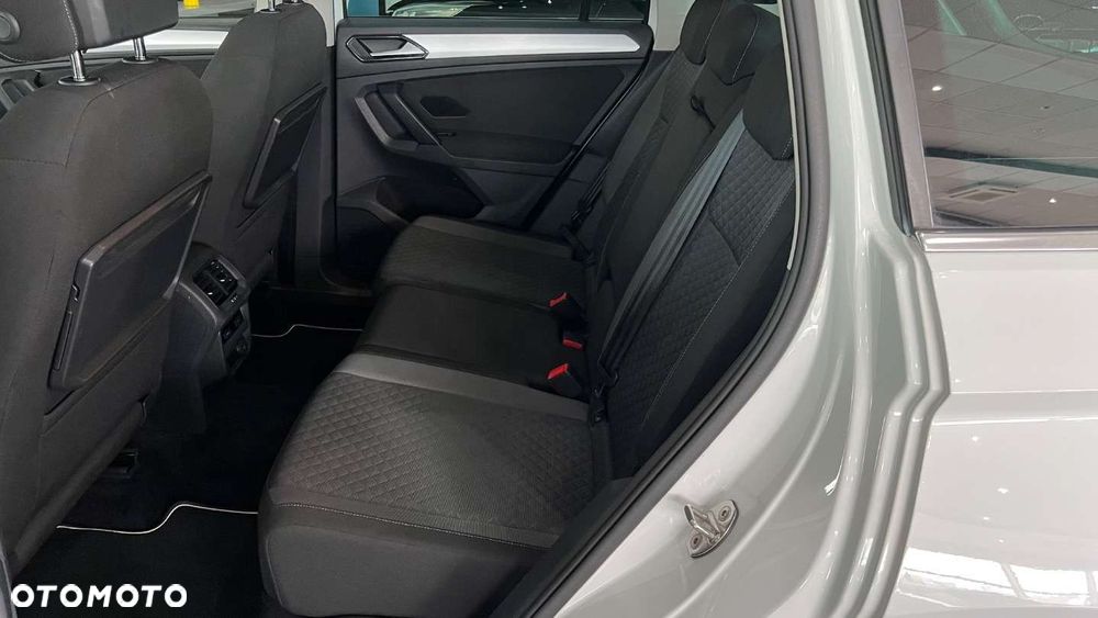 Volkswagen Tiguan - 24