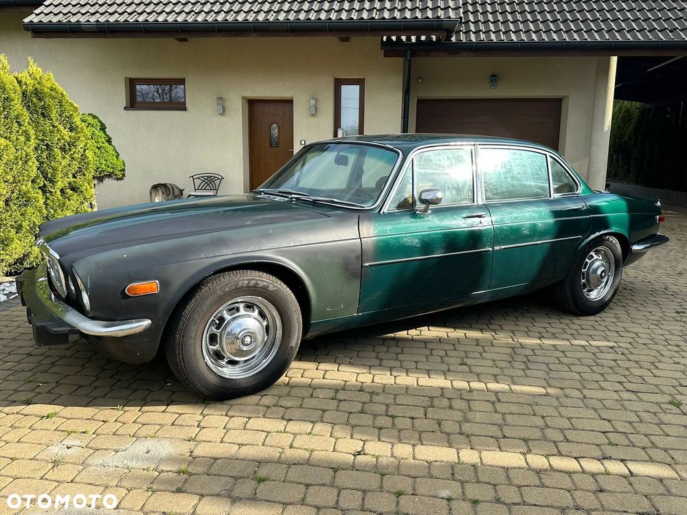 Jaguar XJ - 11