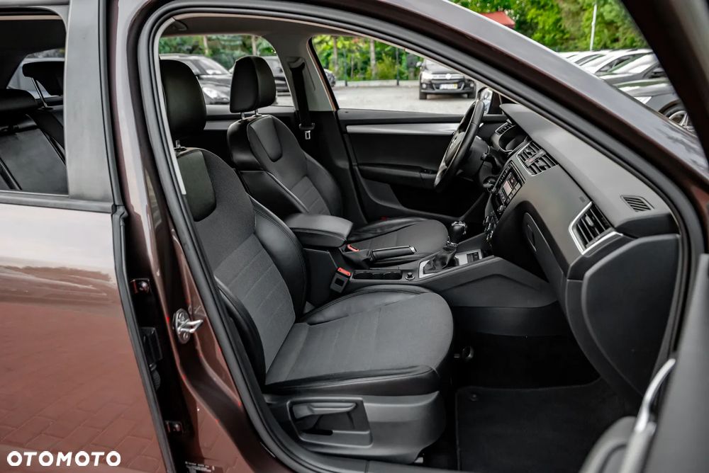 Skoda Octavia 2.0 TDI 4x4 Elegance DSG - 24
