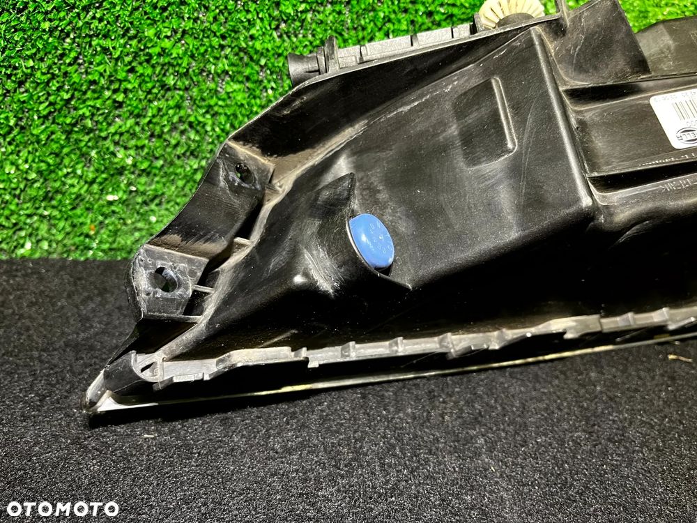 SKODA SUPER III 3 3V HALOGEN LAMPA PRZECIWMGIELNA LEWY PRZÓD LEWA PRZEDNIA 3V0941699 CIEMNY - 5