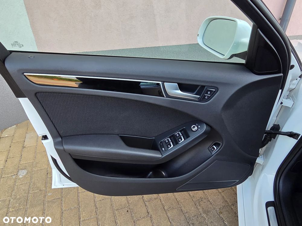 Audi A4 Avant 2.0 TDI Quattro S tronic - 17