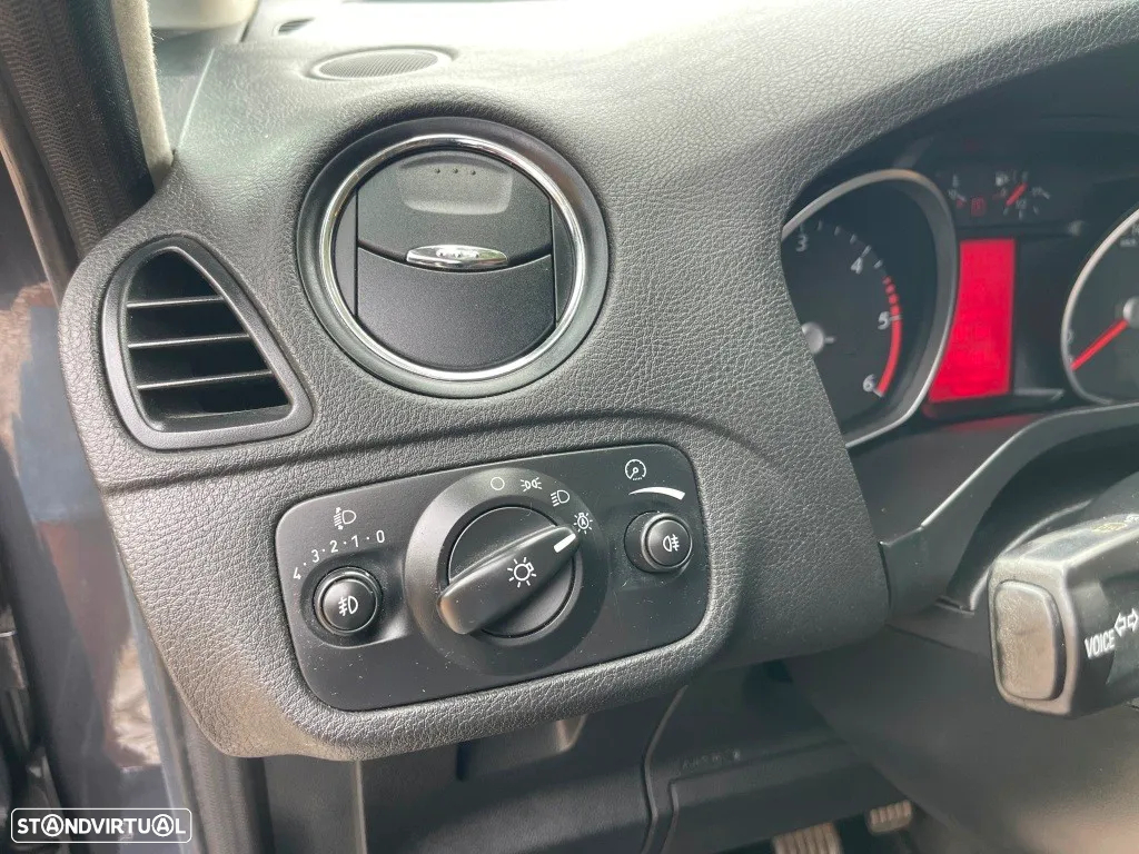 Ford S-Max 1.8 TDCi Titanium 7L - 28