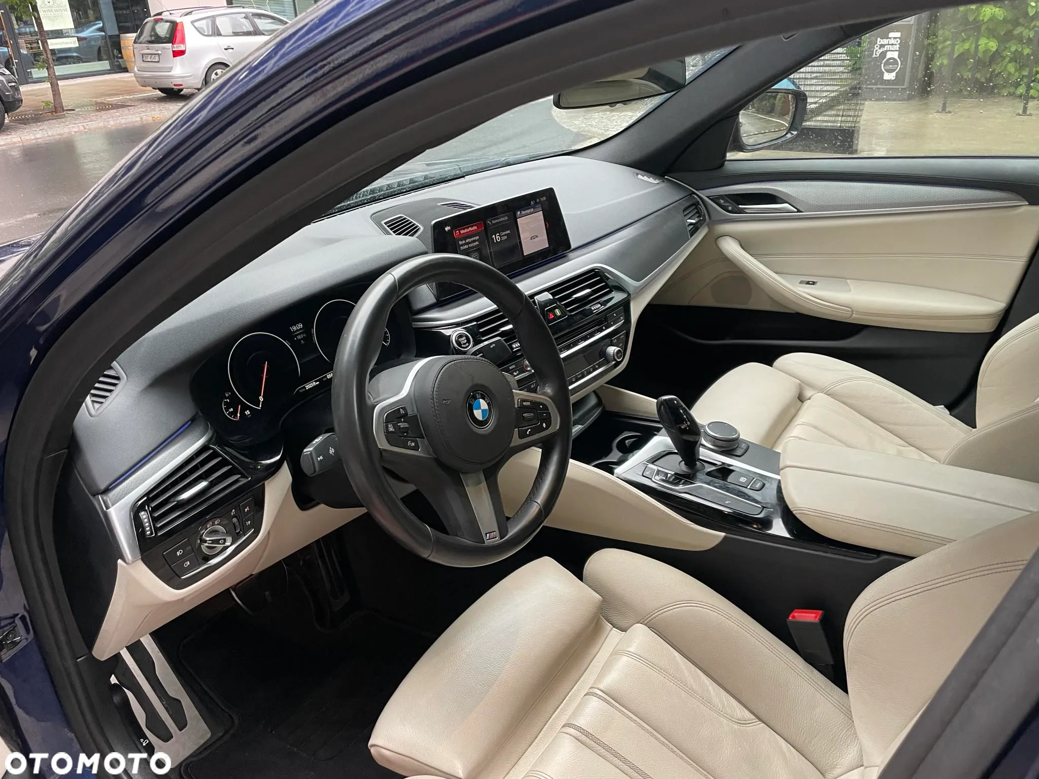 BMW Seria 5 520i - 12
