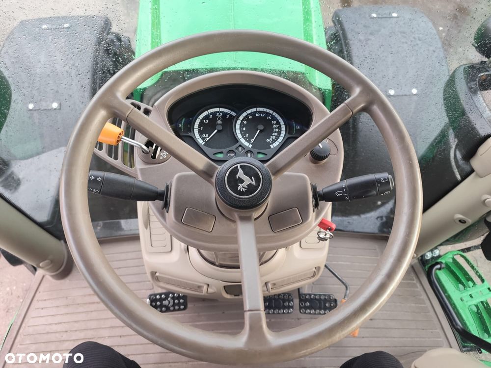 John Deere 6215R - 7