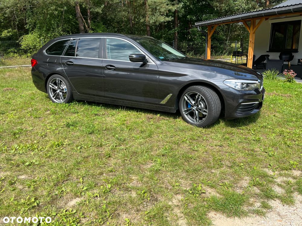 BMW Seria 5 530i Touring - 26