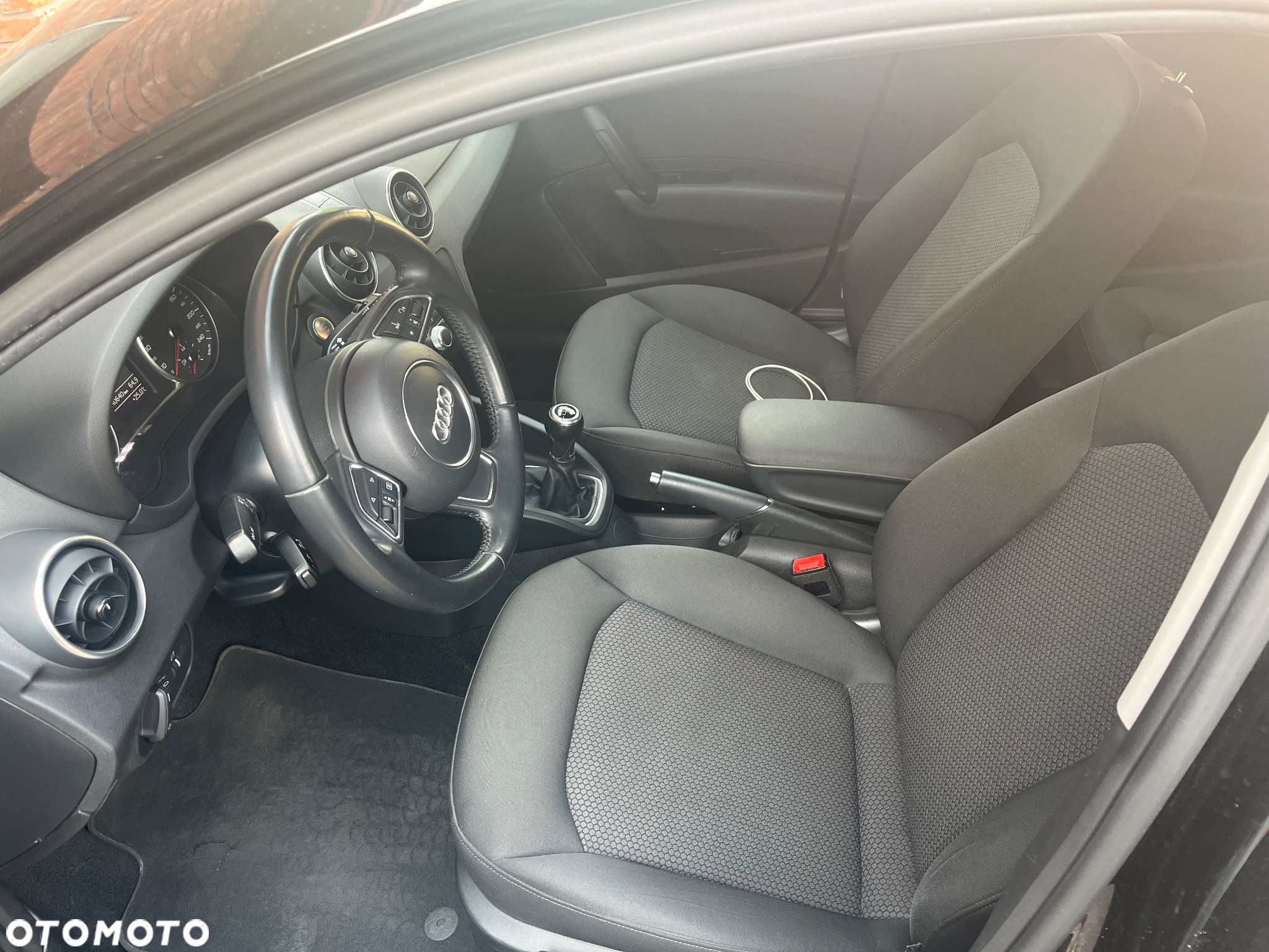 Audi A1 1.6 TDI Ambition - 11