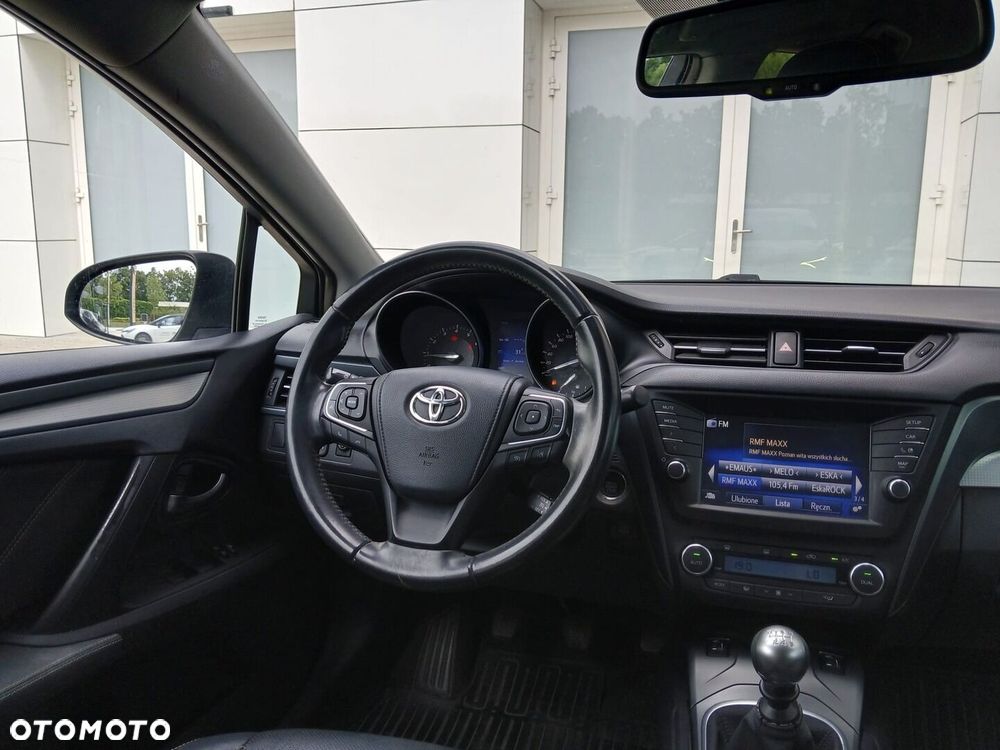 Toyota Avensis 1.8 Premium EU5 - 5